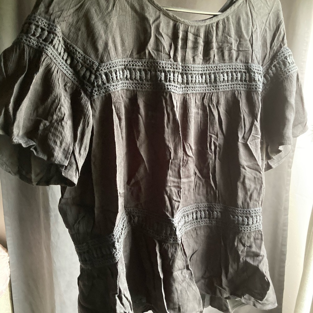 Blouse size large new never worn but no tags
